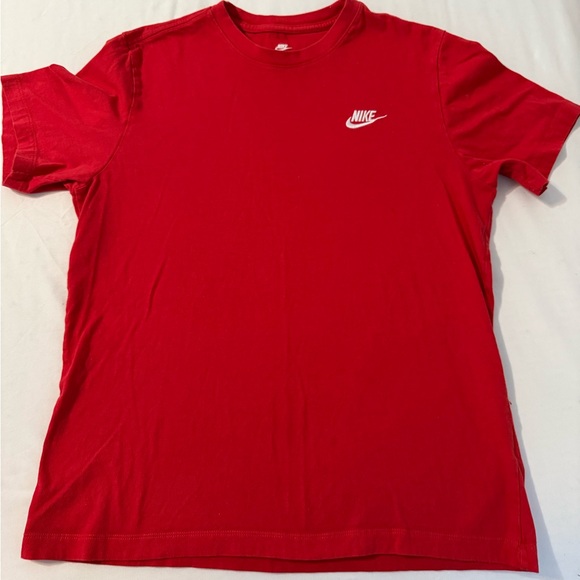 Nike Men's Bold Red Tee - Picture 1 of 2